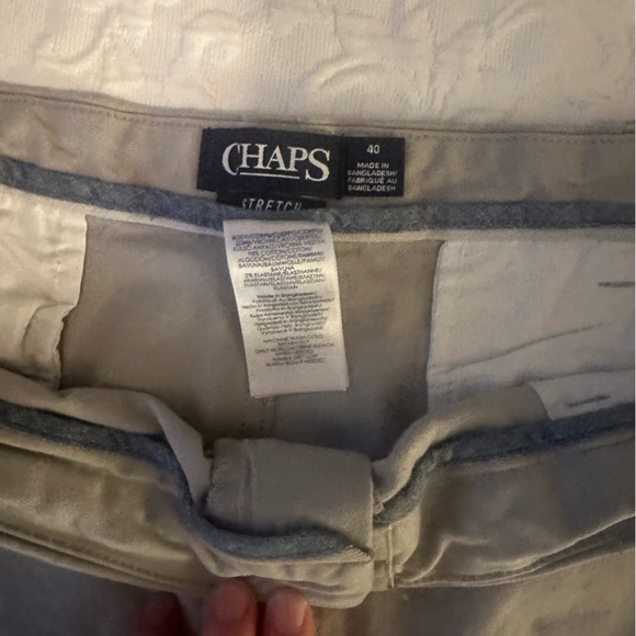 Men’s CHAPS Classic Stretch Flat Front Shorts Beige/Khaki - Picture 2 of 4